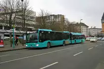 DB Hessen Bus Mercedes Benz Citaro 2 und ICB Solaris Urbino 12 Wagen 201 am 08.02.19 auf der Linie 75 in Frankfurt am Main