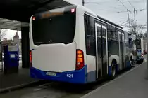 Das Heck des MB C2 K 621 der VBL am 9.2.19 auf dem Bahnhofplatz Luzern.