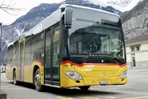 PostAuto MB C2 K '11090'  vom PU TPC, Aigle der am 10.2.19 vor dem Bhf St-Maurice steht.