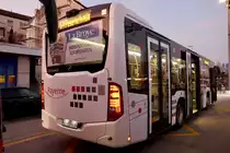 Das Heck des MB C2 K vom Ortsbus Payerne am 13.2.19 beim Bahnhof Payerne.