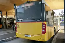 Das Heck des PostAuto MB C2 K Regie Jura am 15.2.19 beim Bahnhof Delemont.