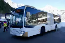 MB C2 K 'OW 10265' der Engelberger Autobetriebe am 17.2.19 bei der Titlisbahn Engelberg.