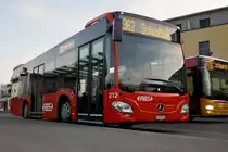 Der MB C2 K 212 der RBS am 18.2.19 beim Bahnhof Lyss am stehen.