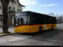 Postauto - Solaris  SG  267107 am Warten in Gossau am 24.02.2019