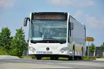 TF-VG 120 fährt am 04.06.2016 für die ILA auf der Shuttle-Linie  S . Aufgenommen wurde ein Mercedes Benz Citaro II Ü der VTF.