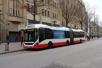 HHA 7484 (HH-YB 1484), am 1.3.2019, Hamburg, Mönckebergstr., Linie 5 nach Burgwedel, Volvo 7900 LH, EZ 2014