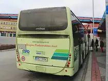 21. Februar 2019, Einstieg in den Linienbus nach Franzensbad der Karlovy Vary, Autobusy Karlovy Vary im Busbahnhof Cheb am Bahnhof Cheb an Haltestelle B7.