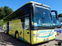 Van Hool T915 von Lambert-Reisen aus Deutschland im Stadthafen Sassnitz am 13.08.2015