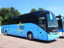 Iveco Magelys von Frölich-Reisen aus Deutschland im Stadthafen Sassnitz am 22.08.2015