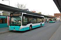 Stadtverkehr Maintal Generationen Treffen am 30.03.19 in Frankfurt Enkheim. Mercedes Benz Citaro 2 trifft auf seinen Vorgänger ein Mercedes Benz Citaro 1 Facelift 