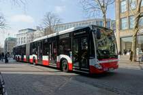 HHA 4602 (HH-YB 4602) Linie 5, am 29.3.2019 in der Mönckebergstr. / MB CapaCity L, 5-türig, 4-achs. (EZ 2016) /