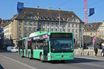 Mercedes Citaro 718, auf der Linie 34, überquert die Mittlere Rheinbrücke. Die Aufnahme stammt vom 28.03.2019.
