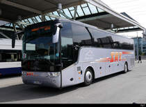 VanHool lihsa unterwegs bei den Haltestellen vor dem Flughafen in Genf am 06.04.2019