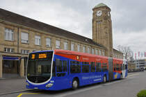 Mercedes Citaro 7053 mit der Werbung für die Cornercard und Britih Airways, auf der Linie 30, wartet an der Endstation am badischen Bahnhof. Die Aufnahme stammt vom 05.04.2019.