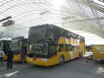 Postauto/Regie Chur GR 170 401 (VanHool TX25 Astromega) am 23.2.2019 beim Bhf. Chur