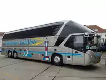 Neoplan Starliner von Hanstholm Turistfart aus Dänemark in Sassnitz am 22.09.2015