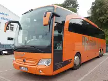 Mercedes Travego von Redecker aus Deutschland im Stadthafen Sassnitz am 22.09.2015
