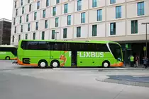 FlixBus MAN Lions Coach am 13.04.19 am neuen Busbahnhof in Frankfurt am Main am Hauptbahnhof Südseite 