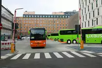Ein Temsa HD FlixBus am 13.04.19 am neuen Busbahnhof in Frankfurt am Main am Hauptbahnhof Südseite 