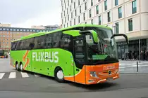 Neuer FlixBus Mercedes Benz Tourismo am 13.04.19 am neuen Busbahnhof in Frankfurt am Main am Hauptbahnhof Südseite 