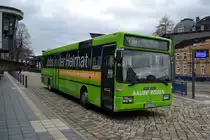 Bus Erzgebirge: Mercedes-Benz O 407 von Bauer-Reisen Mildenau, aufgenommen im März 2019 am Busbahnhof von Annaberg-Buchholz (Erzgebirgskreis).