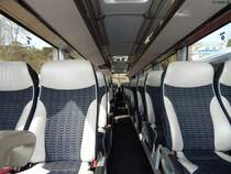 Der Fahrerarbeitsplatz eines Neoplan Cityliner von Benninghoff aus Deutschland im Stadthafen Sassnitz am 12.04.2016