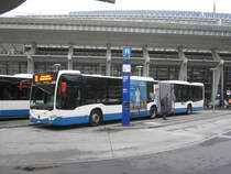 vbl Nr. 175 (Mercedes Citaro C2 O530G) am 22.5.2019 beim Bhf. Luzern. Beim Gelenk wirbt der Wagen für das Zentralschweizer Jodelfest, wo auch gleich die Handorgel des Gelenks mit einbezogen wurde.