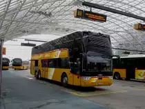 Postauto/Regie Chur GR 170 401 (VanHool TX25 Astromega) am 21.5.2019 beim Bhf. Chur