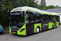 SL 3531, Volvo 7900 Hybrid, von Sales Lentz wartet in Drauffelt am Bahnhof um zum festgelegten Zeitpunkt über Wilwerwiltz nach Ettelbrück fahren.  08.06.2019