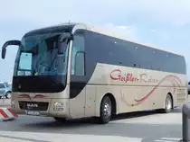 MAN Lion's Coach von Geißler-Reisen aus Deutschland im Stadthafen Sassnitz am 12.04.2016