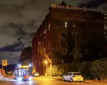 In der Nacht vom 7.6. auf den 8.6. 2019 wurde nach 21 Jahren Betrieb die DiscoLinie 3 der Rheinbahn eingestellt. Nachdem die Disco, für deren Abbringerverkehr sie ursprünglich eingerichtet wurde bereits im Februar 2018 schloss, noch sieben Fahrten die Woche durchgeführt wurden, haben sich die Städte Solingen und Langenfeld dazu entschieden, den Betrieb der Linie nicht mehr weiter finanzieren zu wollen.

Hier ist am 8.6.2019 Wagen 8525 auf der letzten Fahrt um 2:08 Uhr kurz vor der Abfahrt an der Haltestelle Bahnstraße/Getaway im Solinger Stadtteil Ohligs zu sehen.