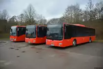 Hier stehen drei Busse der Deutschen Bahn. MZ-DB 4256 (IVECO Crossway) / KO-MV 409 und KO-MV 418 (MAN Lion's City Ü). Aufgenommen auf einen Parkplatz in Prüm.
