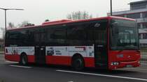 Hier ist der KA SB 1253 von Südwestbus (ex RBS, Stuttgart) auf der Buslinie 125 nach Kirrlach über Bruchsal unterwegs. Gesichtet im März 2018 am Fächerbad in Karlsruhe.