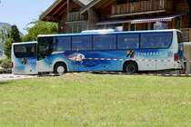 Die beiden Setra 412 UL der LLB die am 16.6.19 wärend dem Festumzug in Erschmatt parkiert sind.