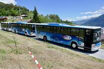 Die zwei Setra 415 UL und MB C2 K der LLB die am 16.6.19  aufs Ende des Festumzuges warten um die Fahrgäste hinunter nach Leuk zu bringen.