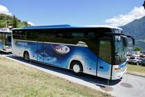 Setra 415 GT-HD 'VS 38006' Reisecar der LLB der am 16.6.19 in Erschmatt parkiert ist.