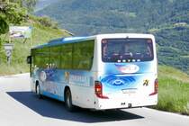 Das Heck der Setra 412 UL 'VS 38005' die am 16.6.19 als Shuttle unterwegs nach Leuk ist.