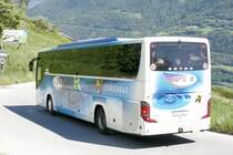Setra 415 GT-HD 'VS 38006' der LLB am 16.6.19 nach der Abfahrt in Erschmatt.