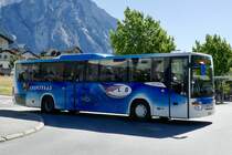 Setra 415 UL 'VS 38011' der LLB von Erschmatt erreicht am 16.6.19 den Bhf Leuk.
