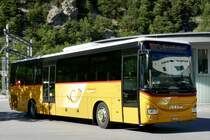 PostAuto Iveco Crossway 12m 'VS 445 912' verlässt am 16.6.19 den Bahnhofplatz Leuk um einen Tambouren und Pfeifer Verein (TPV) in Erschmatt abzuholen.