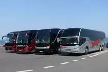 Schön gelegener Busparkplatz an der Ostsee in Gudhjem auf der dänischen Insel Bornholm, Juni 2019