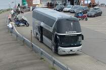 Neoplan Skyliner, Firma  „Umbrella Bus“, HH-HH4295, 23.5.2019 am Eider Sperrwerk /