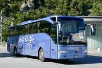 MB Tourismo 'VS 307 575' von Pauli Reisen am 16.6.19 bei der Abfahrt in Leuk.