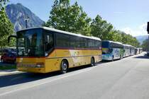 Setra 313 UL 'VS 241 975' und weitere Fahrzeuge die am 16.6.19 auf ihre Abfahrt nach Erschmatt warten.