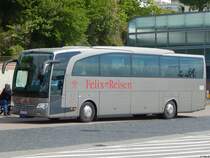 Mercedes Travego von Felix-Reisen aus Deutschland im Stadthafen Sassnitz am 14.05.2016