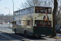 P-TS 707 ist als Stadtrundfahrt in Potsdam unterwegs. Aufgenommen wurde ein MAN SD 202 / Potsdam Glienicker Brücke.
