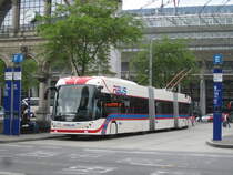 vbl Nr. 412 (Hess Lightram 4 BGGT-N2D) am 10.6.2019 beim Bhf. Luzern