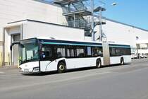 Transdev Rhein Main Solaris Urbino 18 SEV Linie für die VGF U-Bahn Linien U4 und U7 am 06.07.19 in Frankfurt Enkheim 