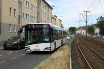 Transdev Rhein Main Solaris Urbino als 18 SEV Linie für die VGF U-Bahn Linien U1 U2 U3 und U8 am 06.07.19 in Frankfurt Eschersheim 