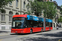 Hess Eelktrobus 205, auf der Linie 17, fährt durch die Bundesgasse. Die Aufnahme stammt vom 25.06.2019.